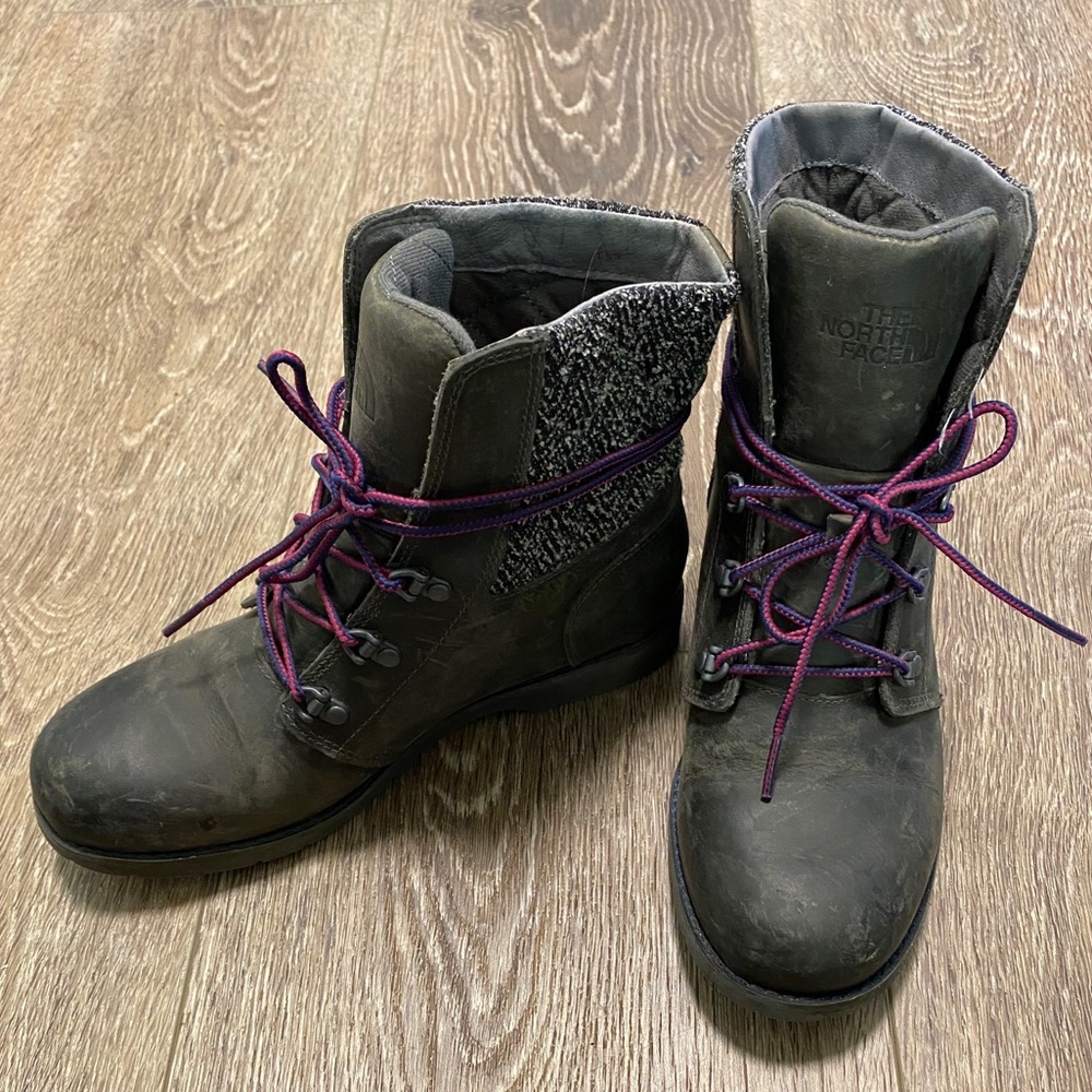 Women’s The Northface Size 7 Boots Like New